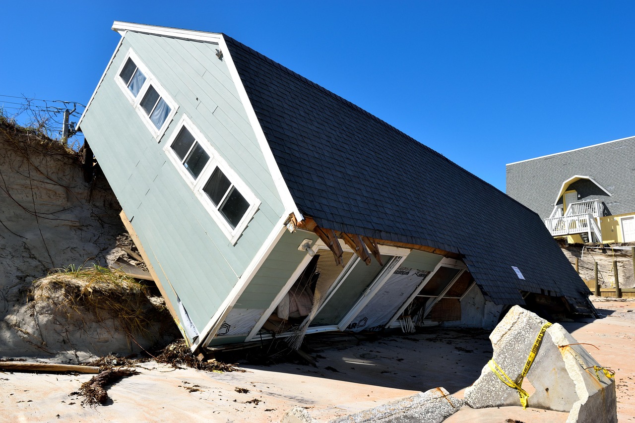 How Your Home Insurance Deductible Works When Disaster Strikes